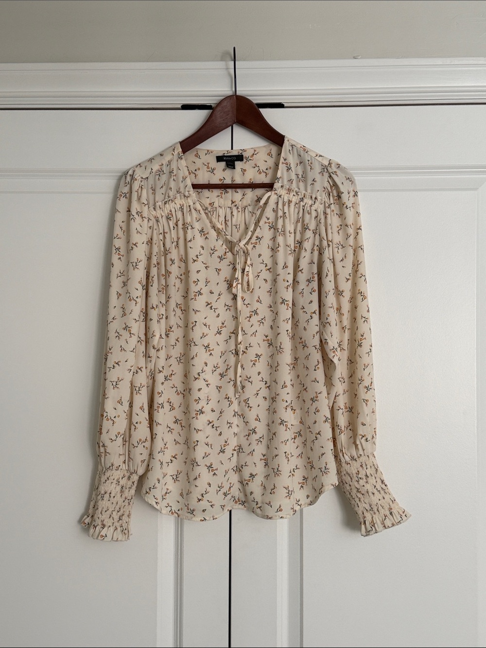 RW & Co Cream Floral Tie-Neck Blouse with Smocked Cuffs